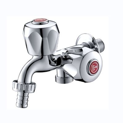 Extraordinaria Durabilidad Grifón de baño con fuente de desvío y cromo