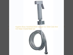 Sprayer de bidet portátil de latón higiénico para el baño con agua fría y caliente Shattaf Bidet Set