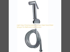 Sprayer de mordedura de mano de acero inoxidable cromado gris claro para baño y mujeres