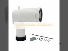 La válvula de desagüe de la conexión de la taza del inodoro del baño está conectada a la tubería en codo de la tubería de desagüe del inodoro para el drenaje.